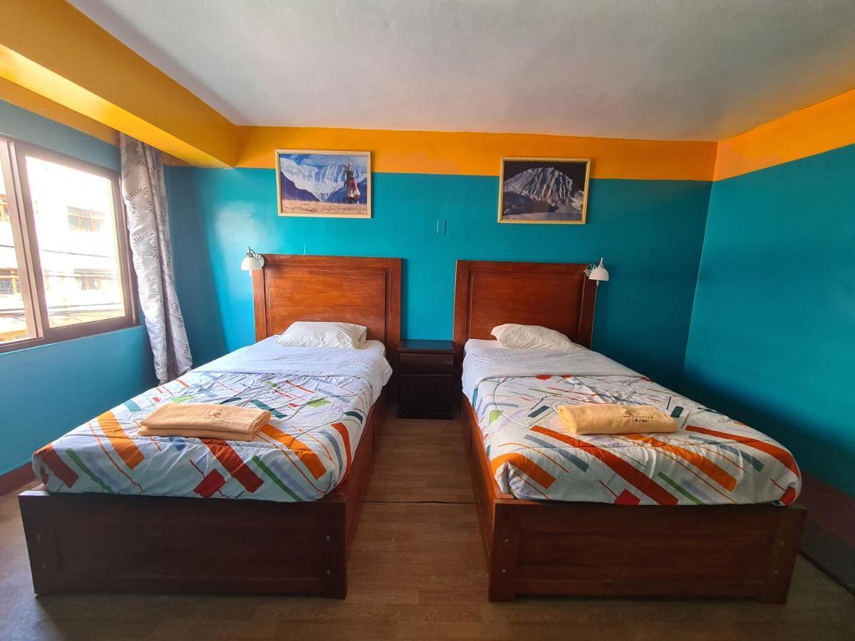 Big Mountain Hostel Huaraz  Buitenkant foto