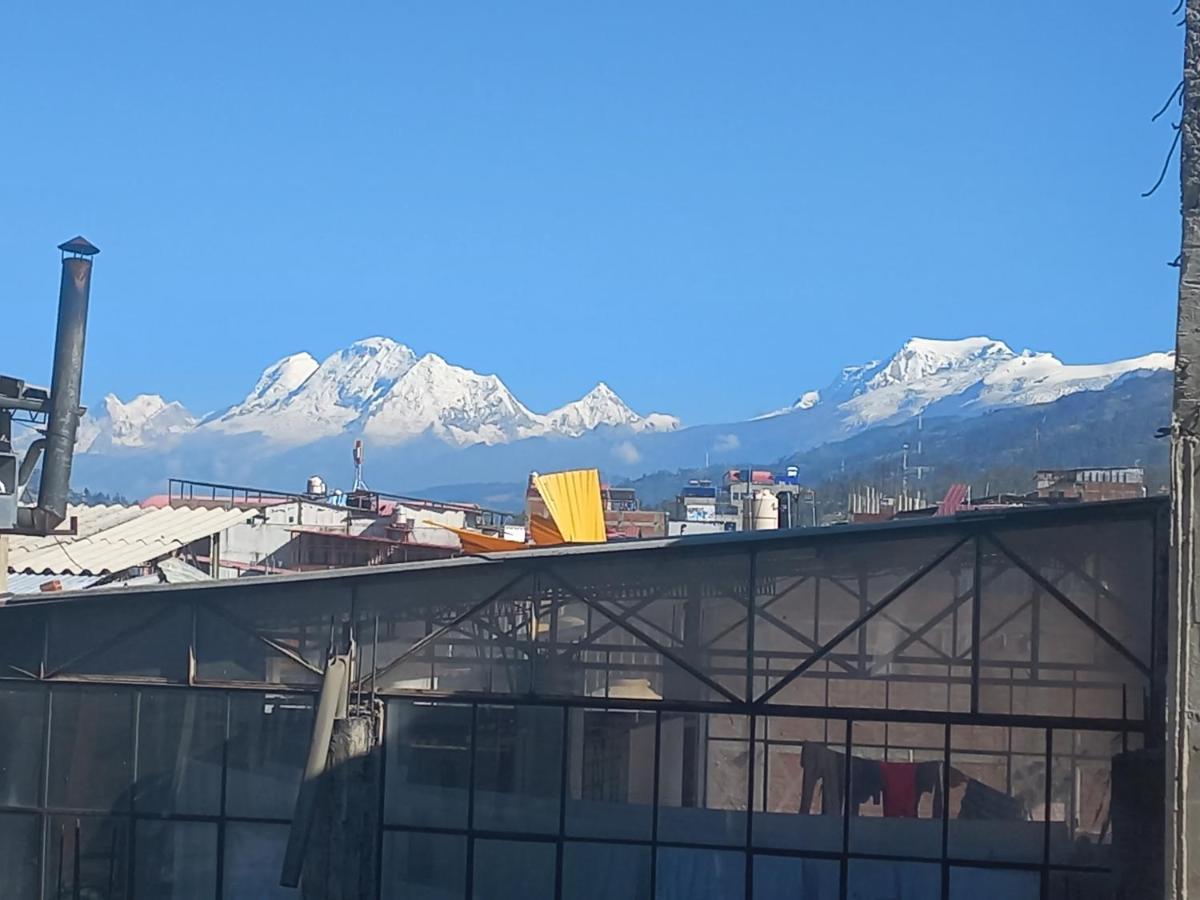 Big Mountain Hostel Huaraz  Buitenkant foto